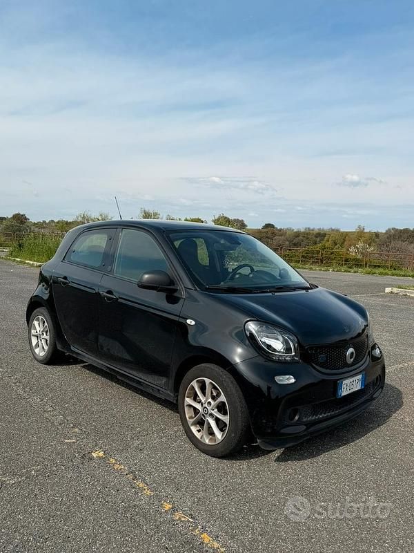 Usata Smart ForFour 60 kW (82 CV) 2018 Nero Utilitaria