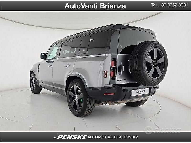 Usata Land Rover Defender SE Dynamic 400 CV (294 kW) 2023 Grigio SUV