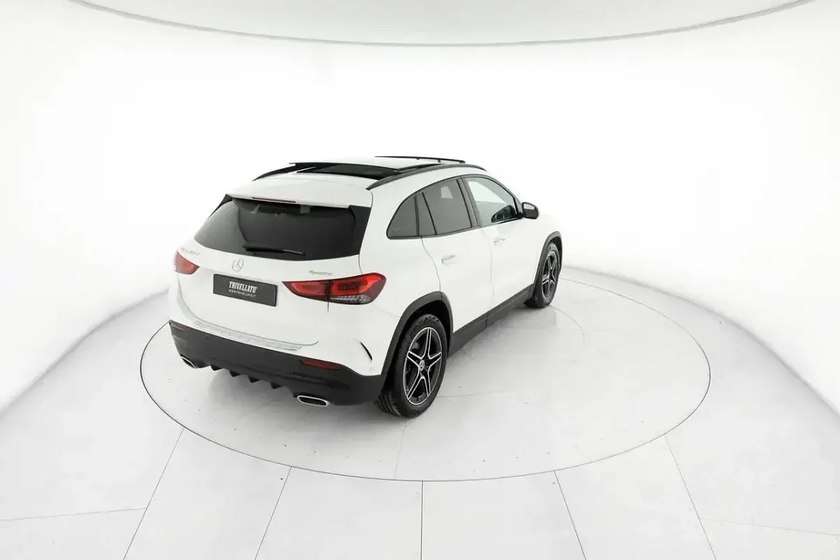 Usata Mercedes GLA200 Premium 150 CV (110 kW) 2021 Bianco SUV