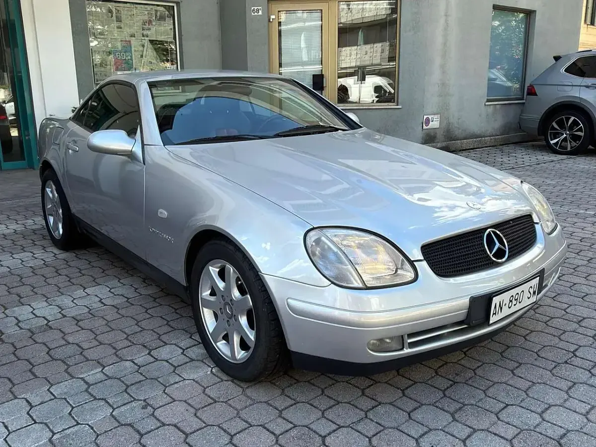 Usata Mercedes SLK230 193 CV (141 kW) 1997 Argento Cabrio