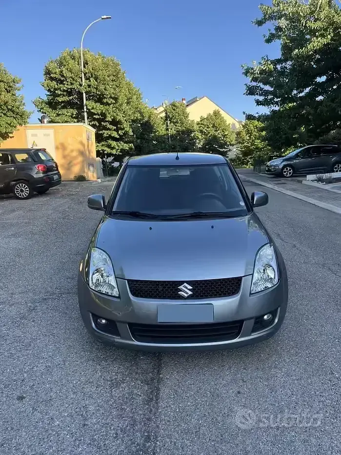 Usata Suzuki Swift 75 CV (55 kW) 2008 Grigio Utilitaria