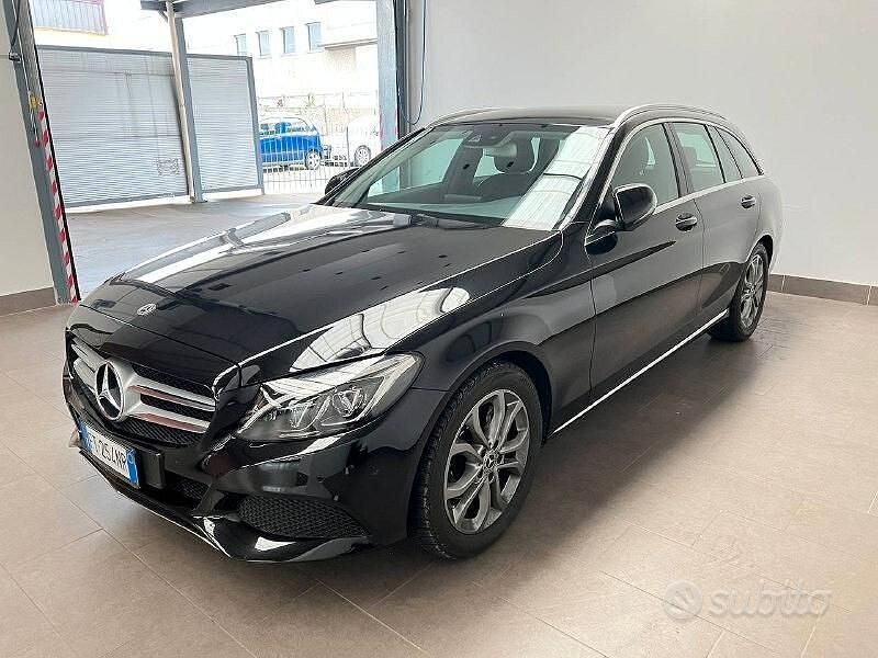 Usata Mercedes C200 Premium 184 CV (135 kW) 2018 Nero Station wagon