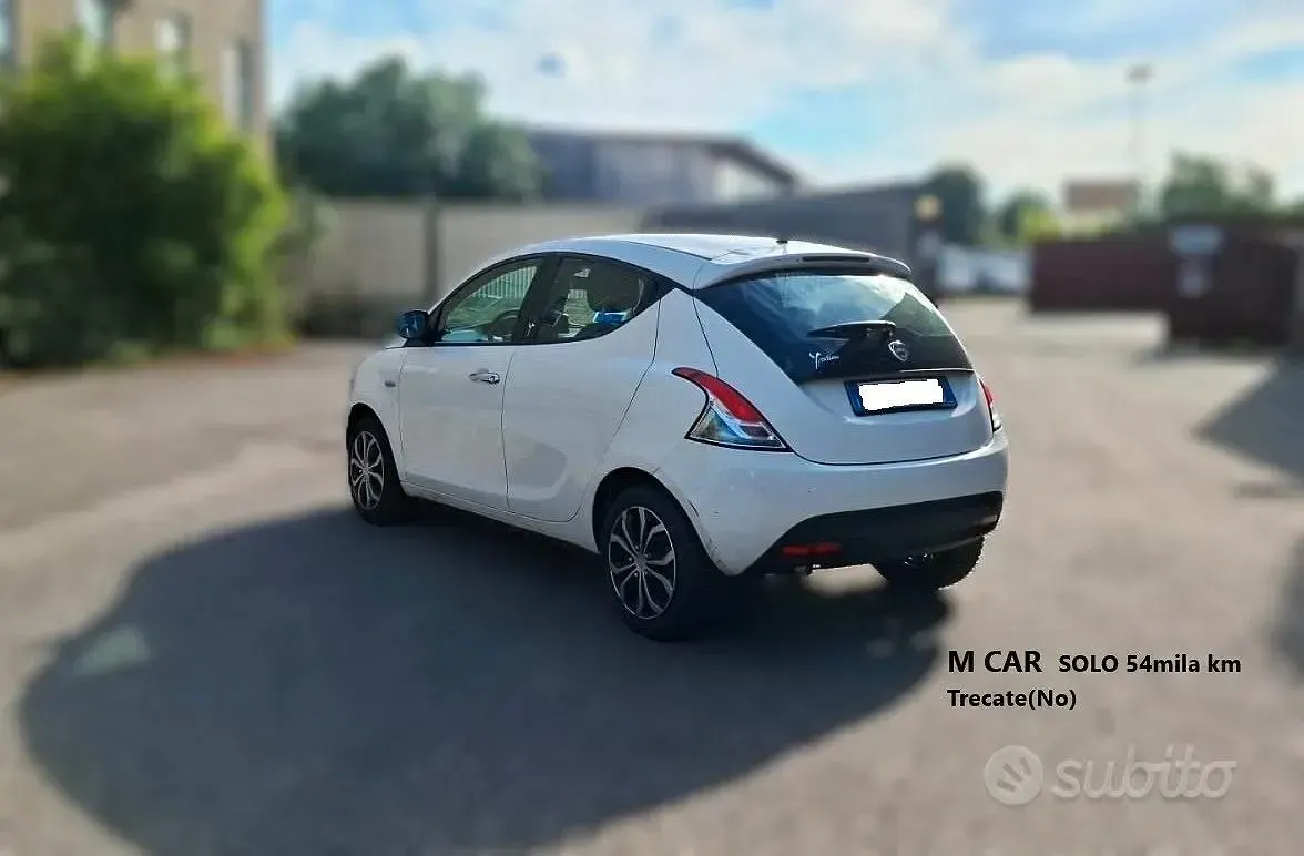 Usata Lancia Ypsilon Silver 69 CV (50 kW) 2014 Bianco Utilitaria