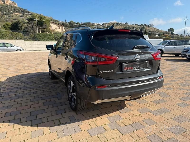 Usata Nissan Qashqai Tekna 130 CV (95 kW) 2018 Nero SUV
