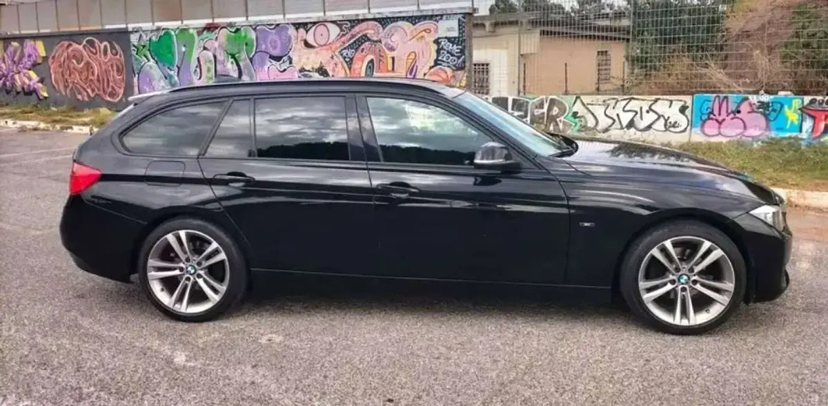 Usata BMW 318 Sport Line 143 CV (105 kW) 2013 Nero Station wagon