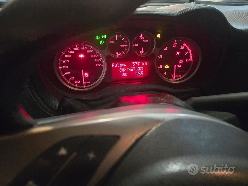 Usata Alfa Romeo MiTo 78 CV (57 kW) 2015 Rosso Utilitaria