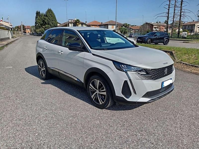 Usata Peugeot 3008 Allure 131 CV (96 kW) 2022 Bianco SUV