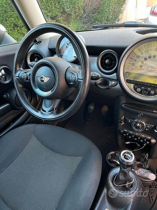 Usata Mini ONE 75 CV (55 kW) 2010 Nero Utilitaria