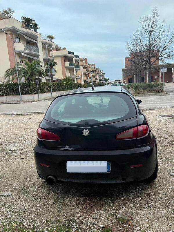 Usato 2008 Alfa Romeo 147 1.9 Diesel 116 CV (2.500 €)