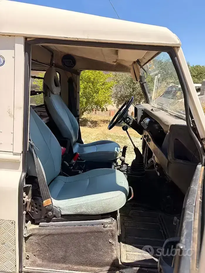 Usata Land Rover Defender 1981 Bianco SUV