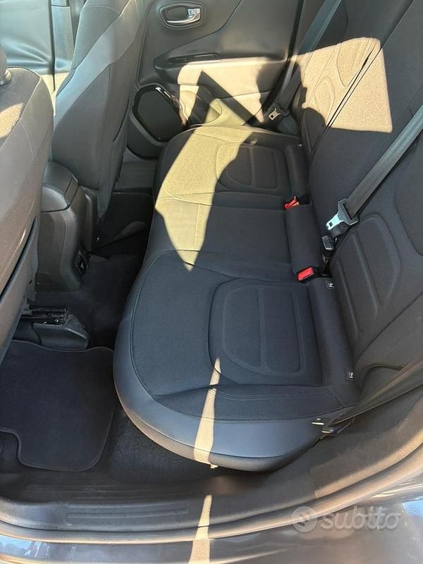 Usata Jeep Renegade 120 CV (88 kW) 2016 Grigio SUV