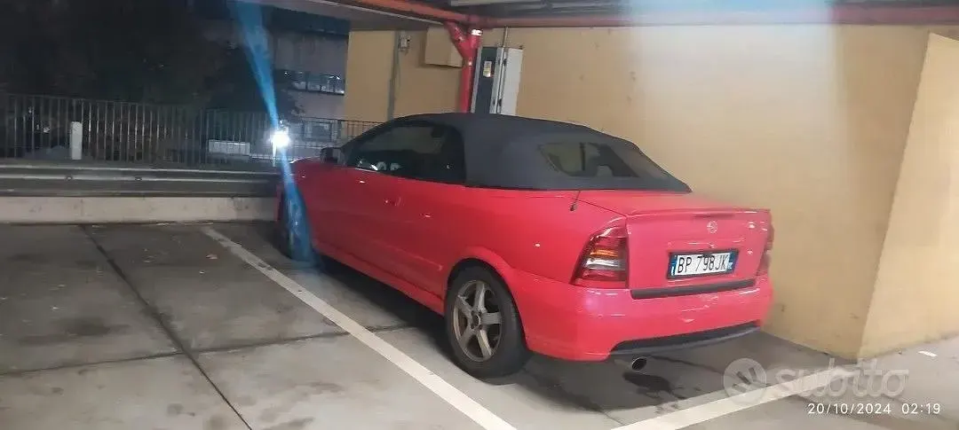 Usata Opel Astra 101 CV (74 kW) 2003 Rosso Cabrio