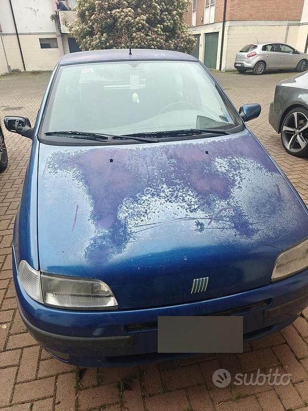 Usata Fiat Punto 86 CV (63 kW) 1999 Blu Berlina