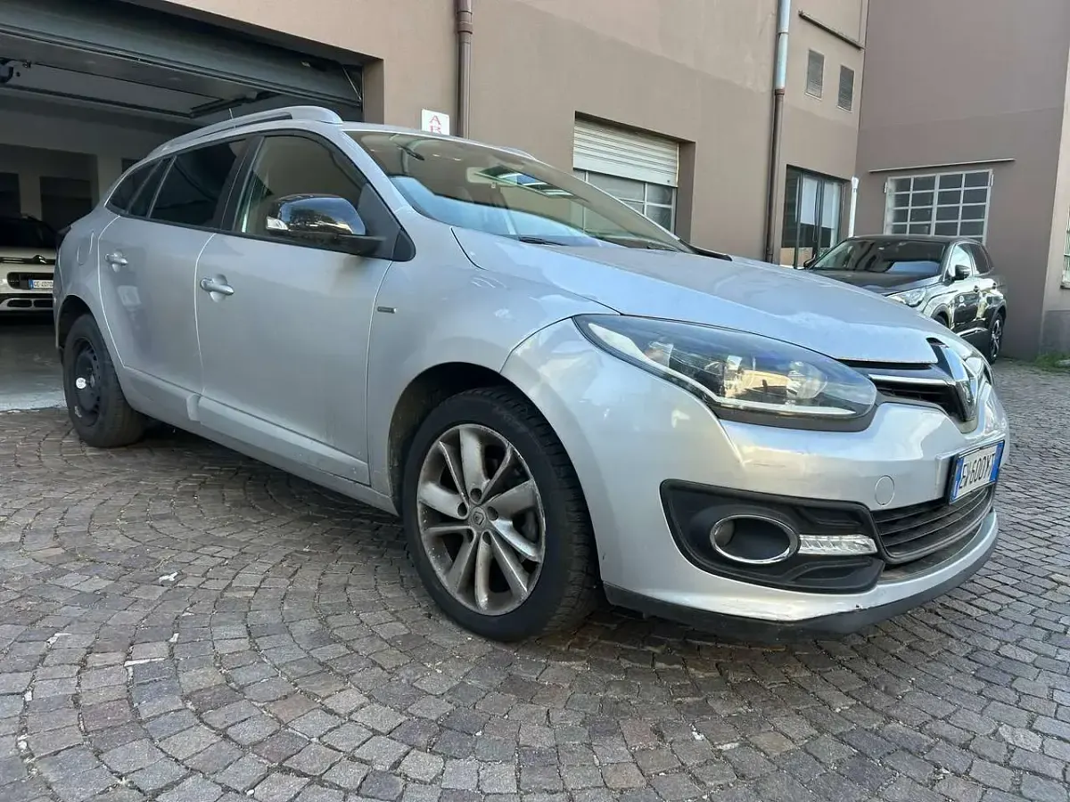 Usata Renault Mégane GrandTour LIMITED 110 CV (80 kW) 2014 Argento Station wagon