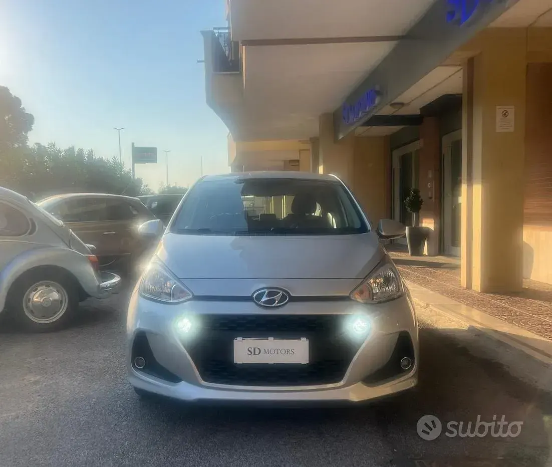 Usata Hyundai i10 Comfort 67 CV (49 kW) 2017 Grigio Utilitaria