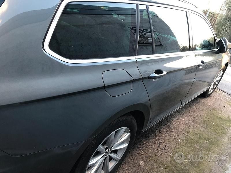 Usata VW Passat 120 CV (88 kW) 2016 Grigio Station wagon
