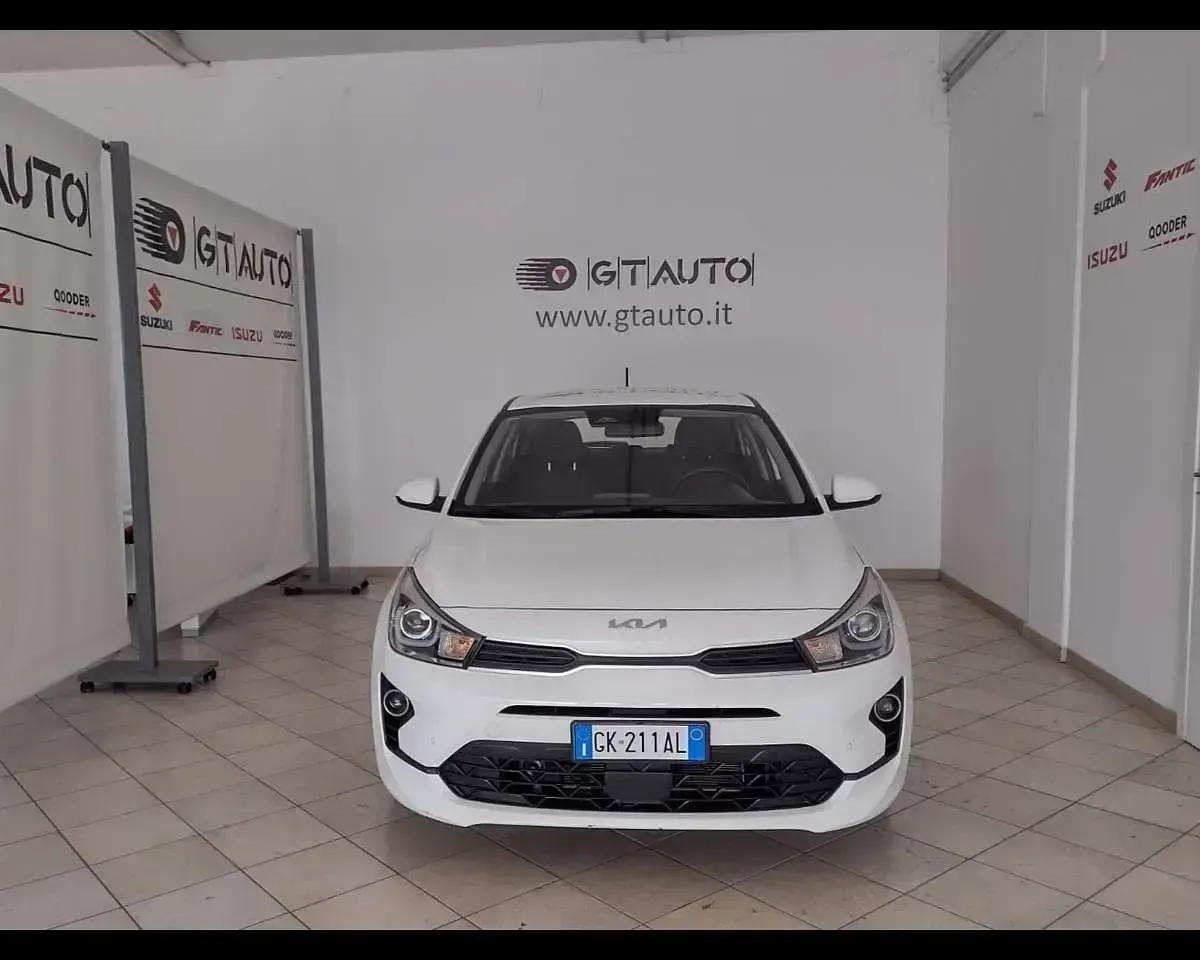 Usata Kia Rio Style 84 CV (61 kW) 2022 Bianco Berlina