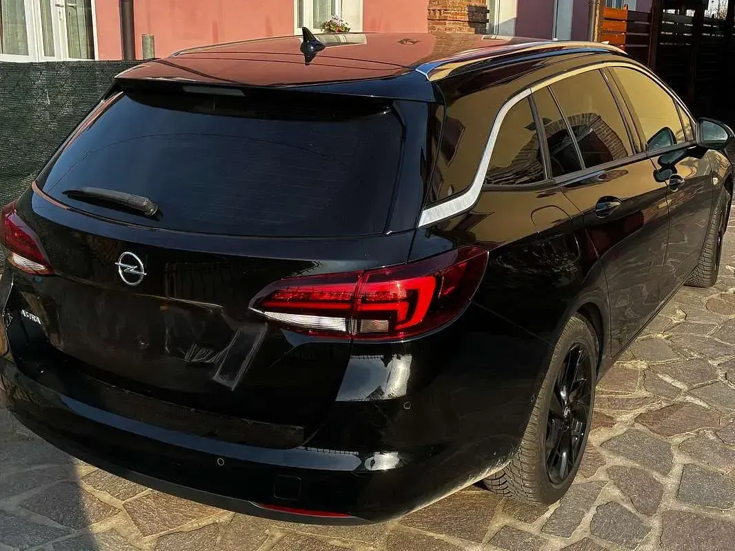 Usata Opel Astra Business Elegance 122 CV (89 kW) 2020 Nero Station wagon