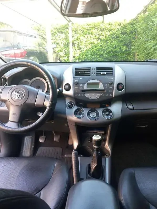 Usata Toyota RAV4 Luxury 136 CV (100 kW) 2007 Grigio SUV