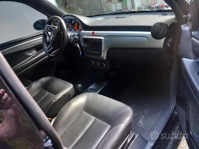 Bianco Usata 2022 Ligier JS50 Due volumi | 10.500 € (Buon prezzo) - Immagine 1/4