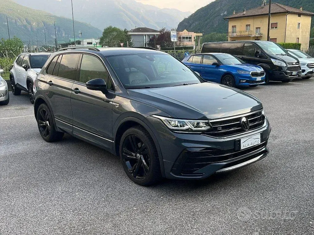 Usata VW Tiguan R-line 150 CV (110 kW) 2024 Antracite SUV