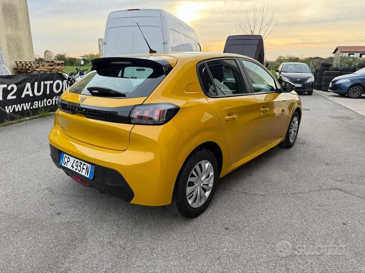 Usata Peugeot 208 Active 75 CV (55 kW) 2023 Giallo Utilitaria