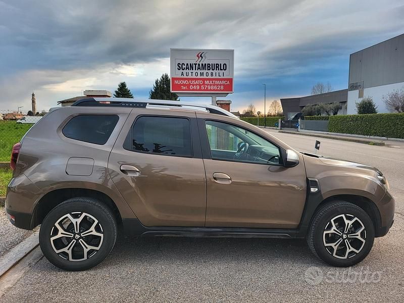 Usata Dacia Duster Prestige 114 CV (83 kW) 2019 Marrone SUV