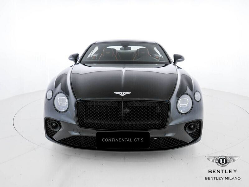 Usato 2024 Bentley Continental 4.0 Benzin 549 CV (299.000 €)