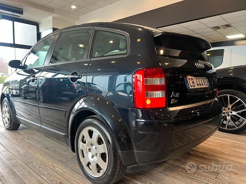 Usata Audi A2 Comfort 75 CV (55 kW) 2002 Blu Utilitaria