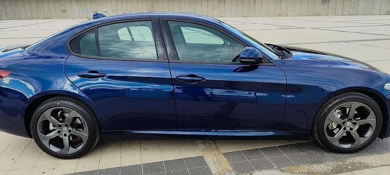 Usata Alfa Romeo Giulia Tech Edition 160 CV (117 kW) 2020 Blu/azzurro Berlina