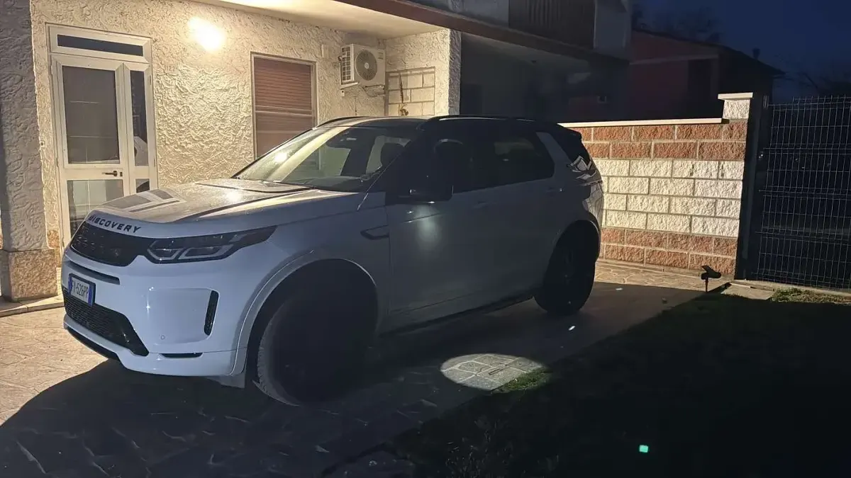 Second-hand Land Rover Discovery 5 R-Dynamic 179 CP (131 kW) 2019 SUV