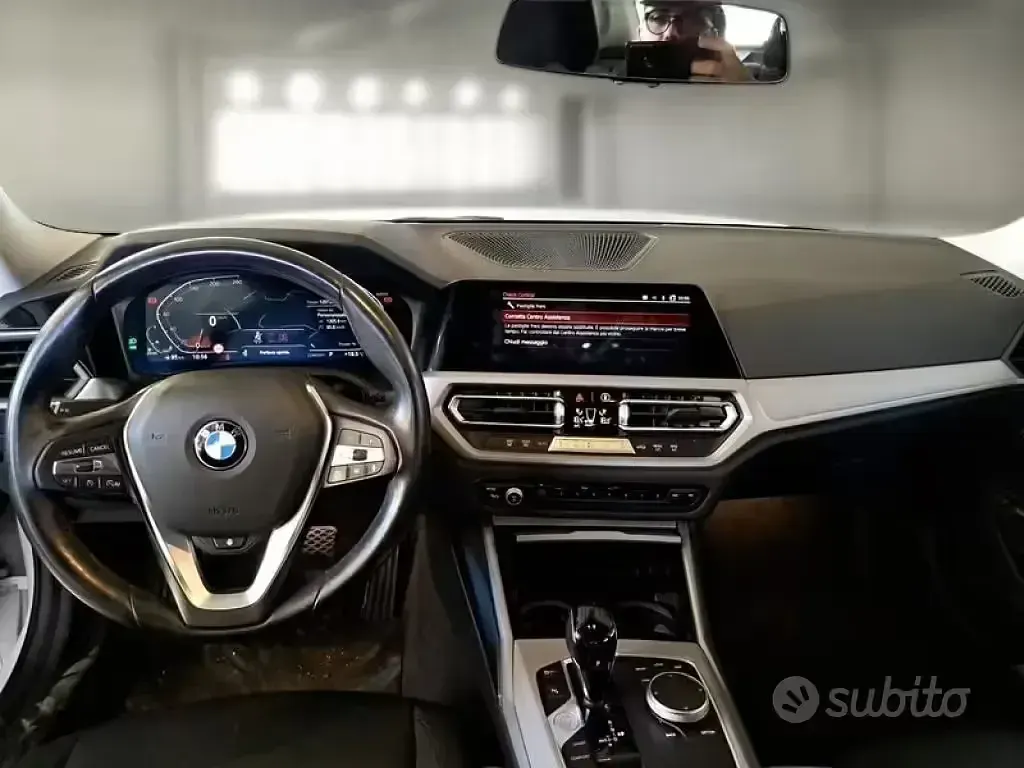 Begagnad BMW 318 Advantage 150 HK (110 kW) 2022 Vit Sedan
