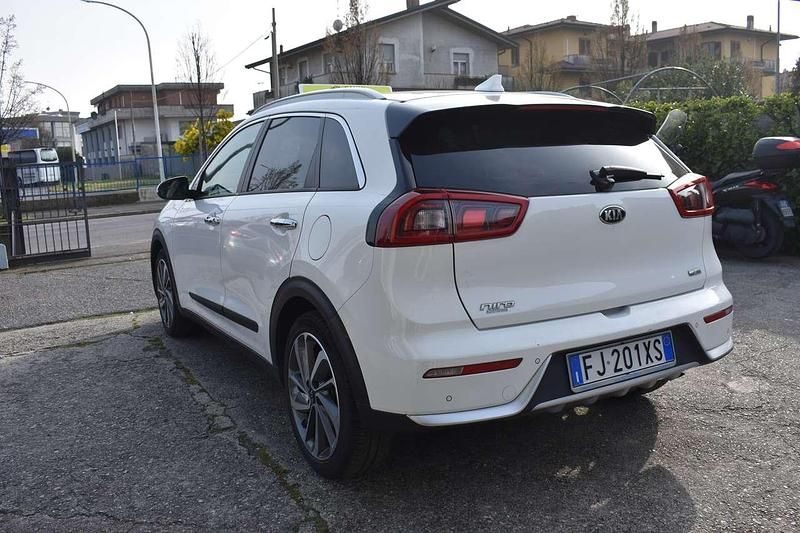 Usata Kia Niro 105 CV (77 kW) 2017 Bianco SUV