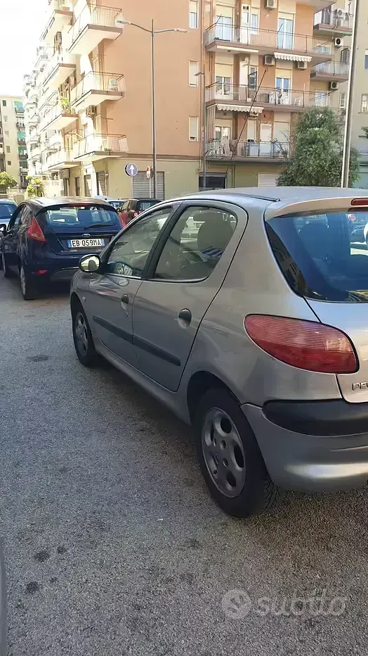 Usata Peugeot 206 68 CV (50 kW) 2002 Grigio Berlina