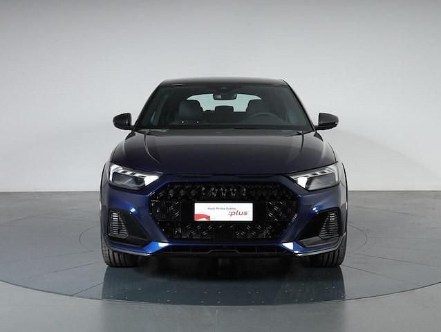 Usata Audi A1 Ambiente 116 CV (85 kW) 2025 Blu navarra metallizzato grigio manhatta Berlina