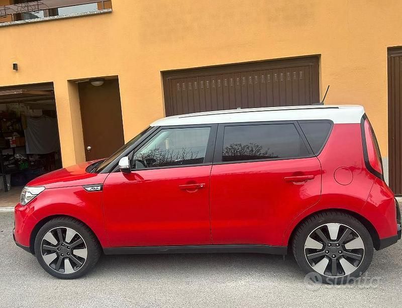Usata Kia Soul 132 CV (97 kW) 2015 Rosso SUV