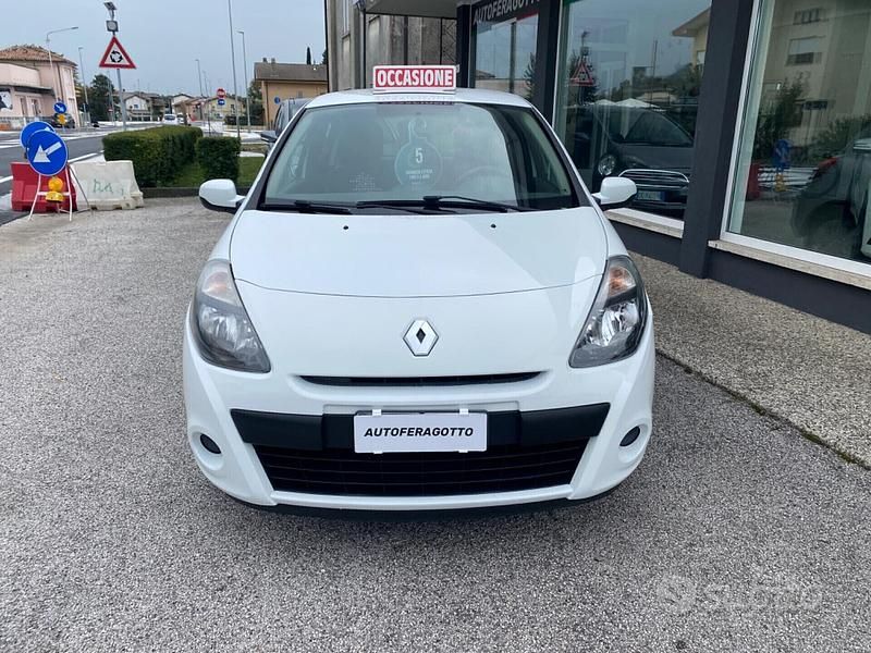 Usata Renault Clio IV 75 CV (55 kW) 2012 Bianco Berlina