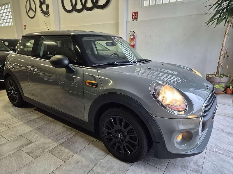 Usata Mini ONE 75 CV (55 kW) 2017 Grigio Utilitaria