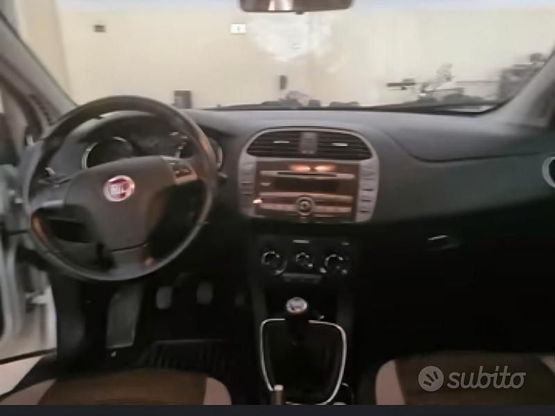 Usata Fiat Bravo 105 CV (77 kW) 2014 Marrone Utilitaria