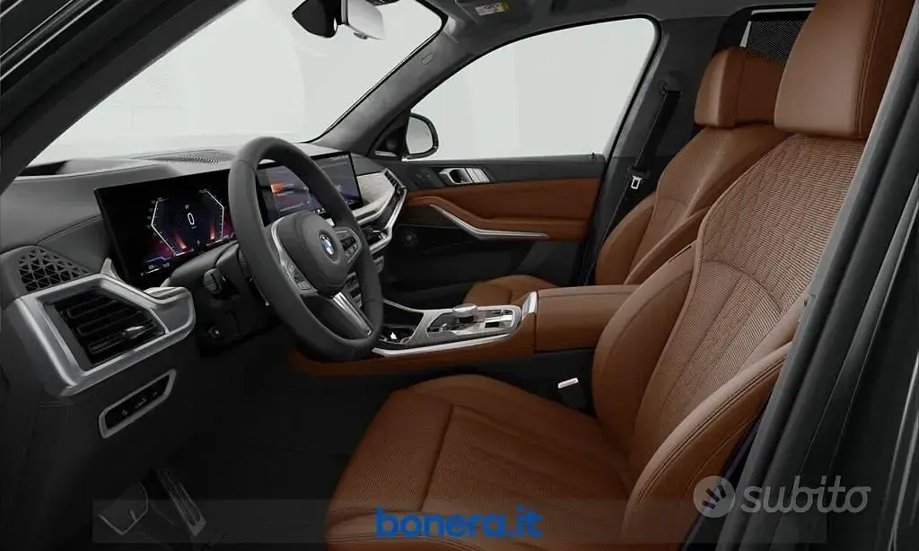 Nuova BMW X7 M Sport 381 CV (280 kW) 2026 Frozen pure grey metallizzato SUV