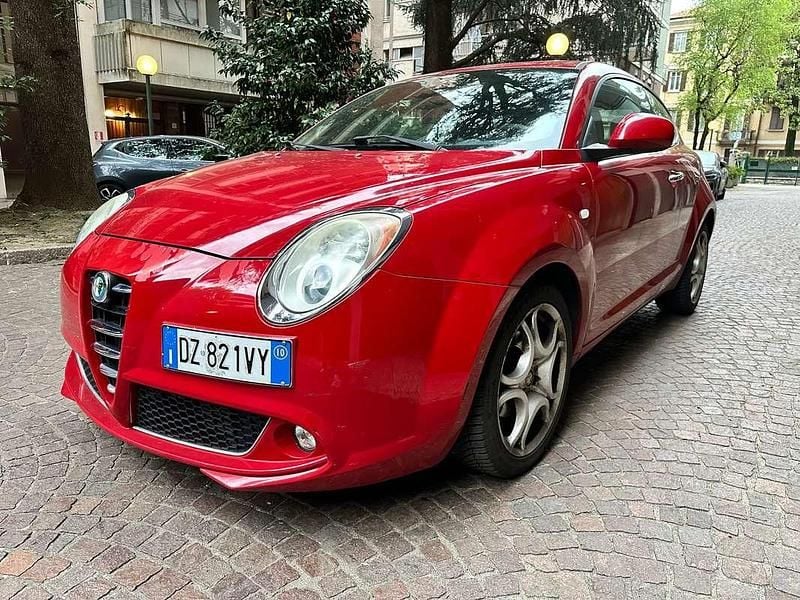 Begagnad Alfa Romeo MiTo Distinctive 135 HK (99 kW) 2010 Röd Halvkombi