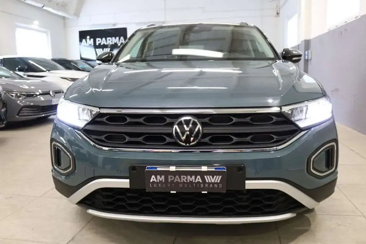 Usata VW T-Roc Style 150 CV (110 kW) 2023 Grigio SUV