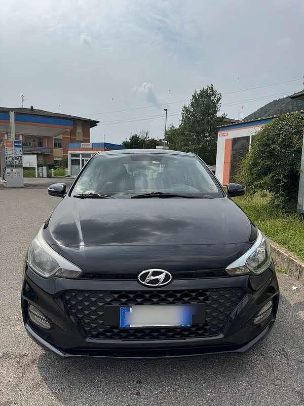 Usata 2019 Hyundai i20 Due volumi | 9499 € (Buon prezzo) - Immagine 1/4