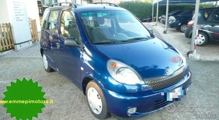 Usata Toyota Verso 2006 Blu Monovolume
