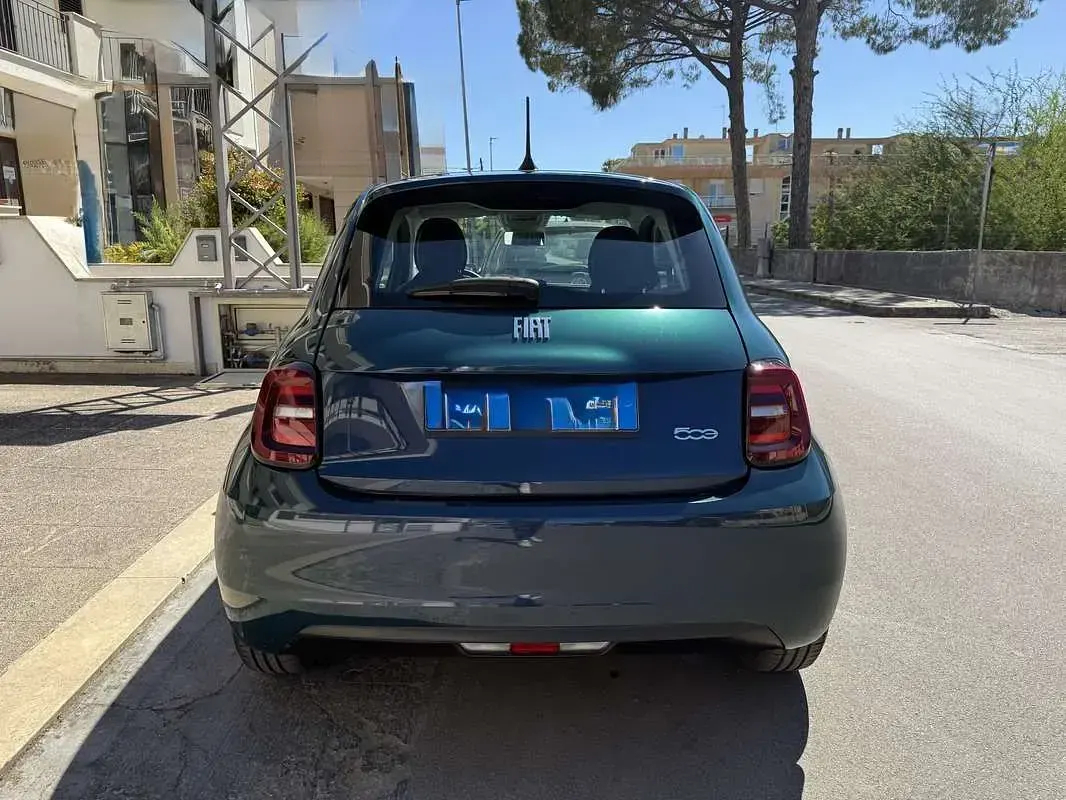 Begagnad Fiat 500e Passion 42 kW (58 HK) 2021 Halvkombi