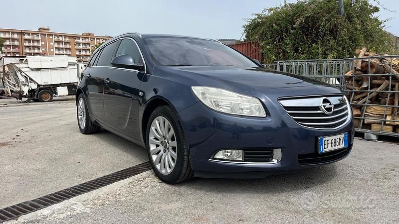 Usata Opel Insignia Cosmo 160 CV (117 kW) 2011 Blu Station wagon
