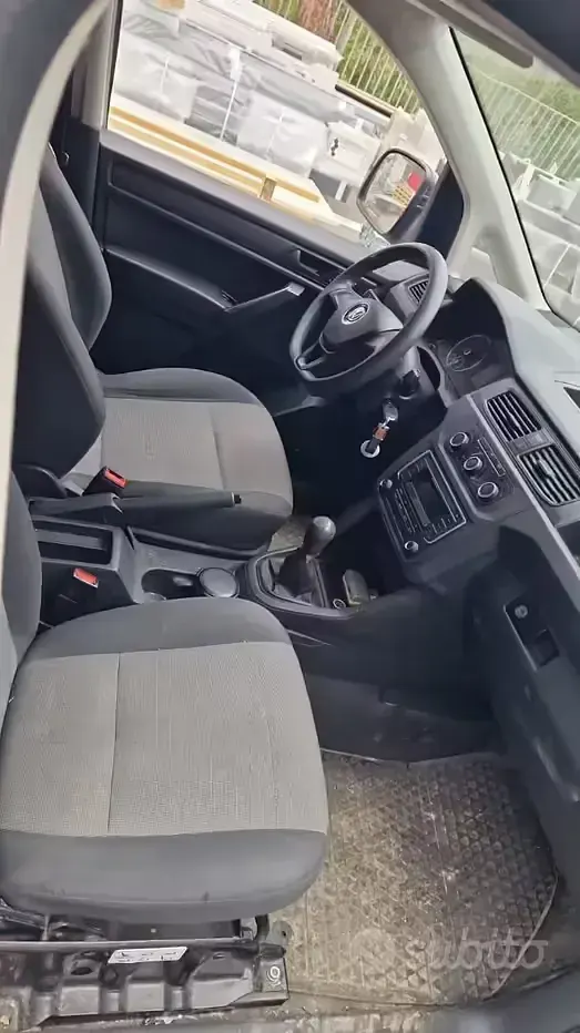 Usata VW Caddy 102 CV (75 kW) 2019 Bianco Monovolume