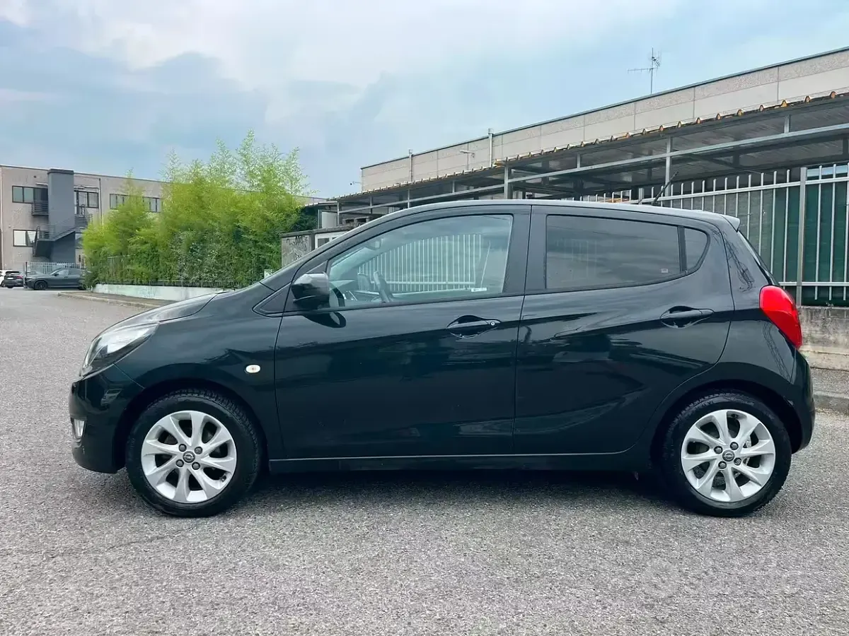 Usata Opel Karl Cosmo 75 CV (55 kW) 2016 Nero Utilitaria