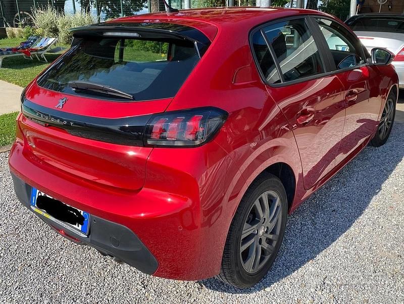 Usata Peugeot 208 95 CV (69 kW) 2021 Rosso Utilitaria