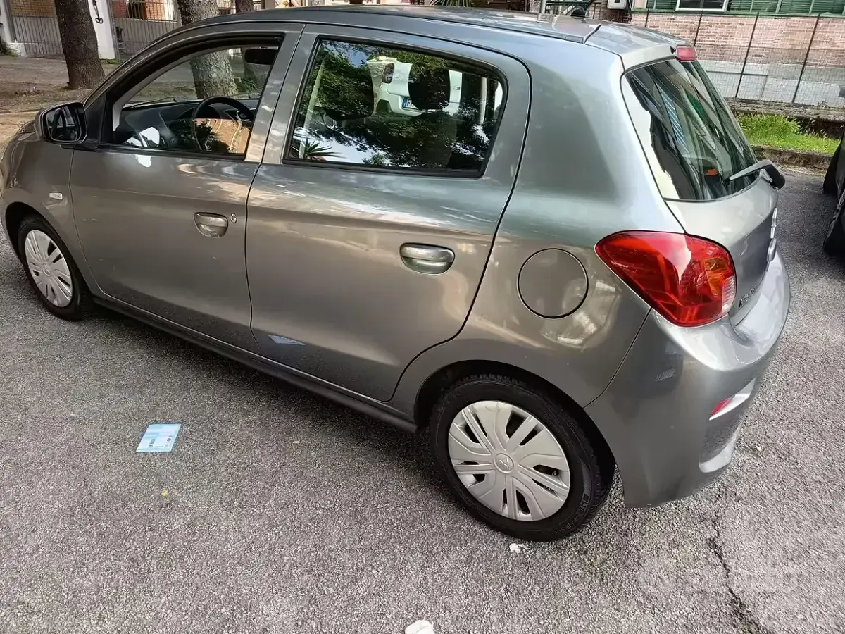 Usata Mitsubishi Space Star 71 CV (52 kW) 2018 Grigio Utilitaria